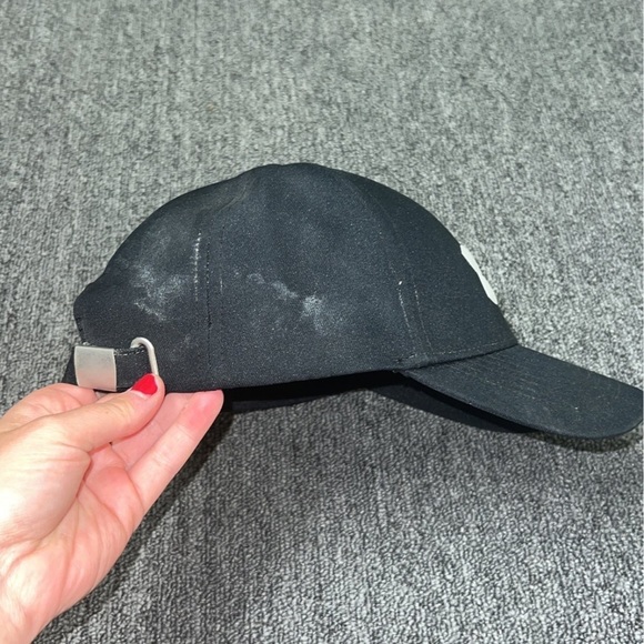 Under Armour Hat - Picture 2 of 5